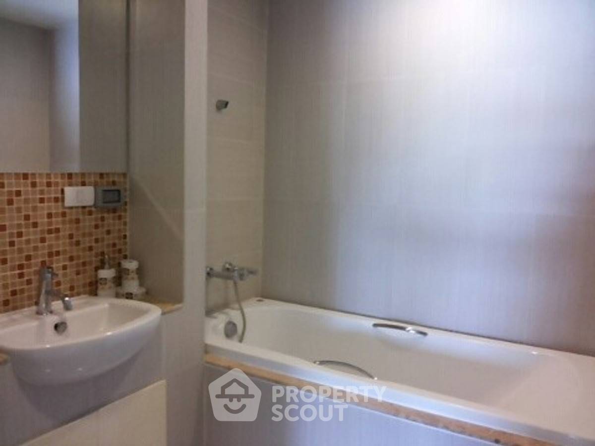 picture 1-BR Condo at The Alcove Sukhumvit 49 near BTS Phrom Phong (ID 2448819) - 9/9