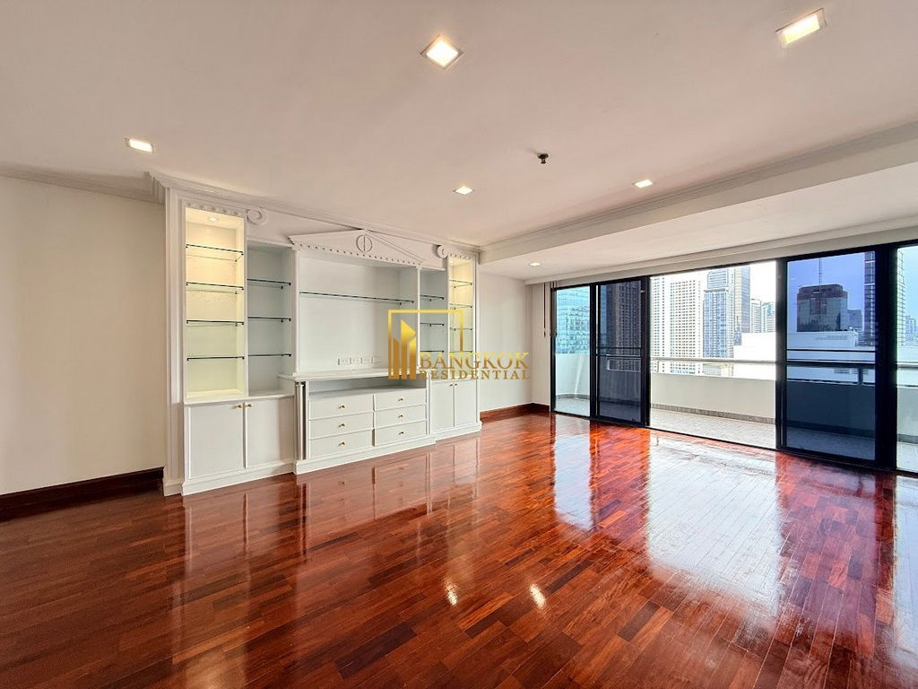 รูป Renovated 4 Bedroom Apartment For Rent in Sukhumvit 13 - BR20930AP - รูปที่ 3/53