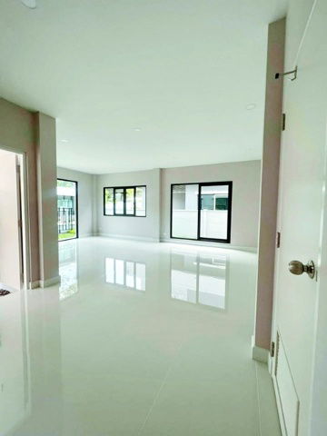 picture 4bed 2-story detached house for rent Don Mueang-Chaengwattana 2.5 km.from Rangsit University. harrow - 3/8