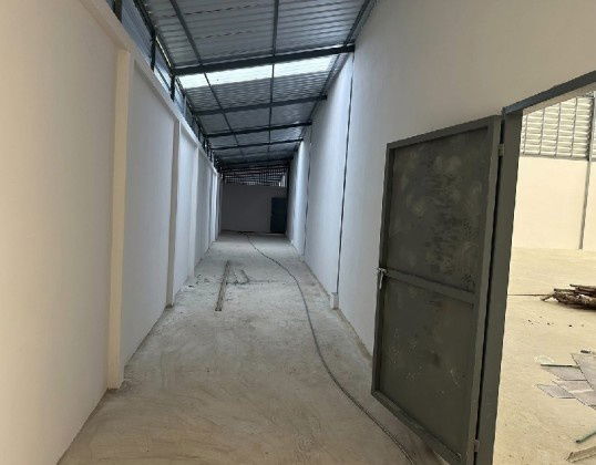 รูป ให้เช่า โรงงาน โกดัง พร้อมสำนักงาน สร้างใหม่ / ทำเล คลองสี่วา สมุทรสาคร / พื้นที่โกดังใช้สอย 1590 ตารางเมตร / พื้นที่ดิน 1 ไร่กับ 75 ตารางวา - รูปที่ 4/12