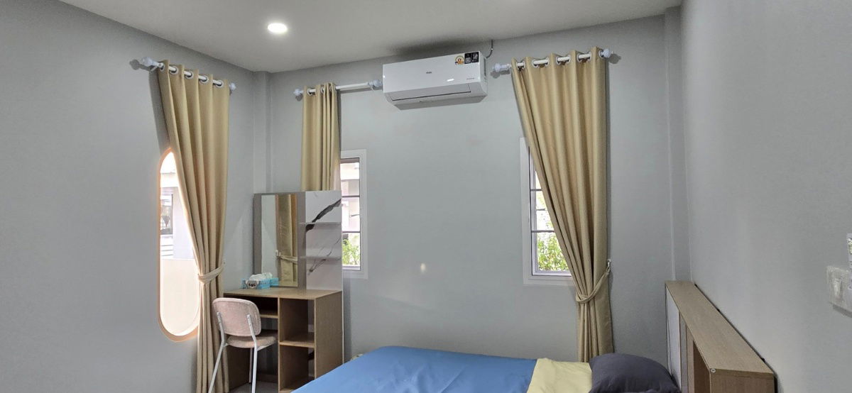 picture Single storey house for rent with 3 bedrooms,2 toilets and 1 kitchen.  - 15/23