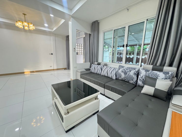 รูป บ้านรัชดา18 ห้วยขวางให้เช่า 5 นอน บ้านใหม่ เฟอร์นิเจอร์+เครื่องใช้ไฟฟ้าครบ พร้อมอยู่ - รูปที่ 1/15