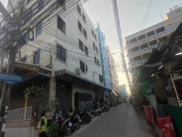 picture Worthwhile Investment – 6-Storey Dormitory, 144 Rooms, 4 Buildings on 200 sq.w. Located in Bangphli Industrial Estate, Samut Prakan - 21/25