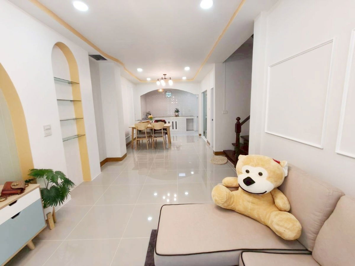 รูป ทาวน์เฮ้าส์ รีโนเวทใหม่ ทำเลดี หมู่บ้าน วรารักษ์ ซ.8 ซอยเลียบคลองสอง 27 ถนนเลียบคลองสอง คลองสามวา พร้อมเฟอร์นิเจอร์ - รูปที่ 6/16