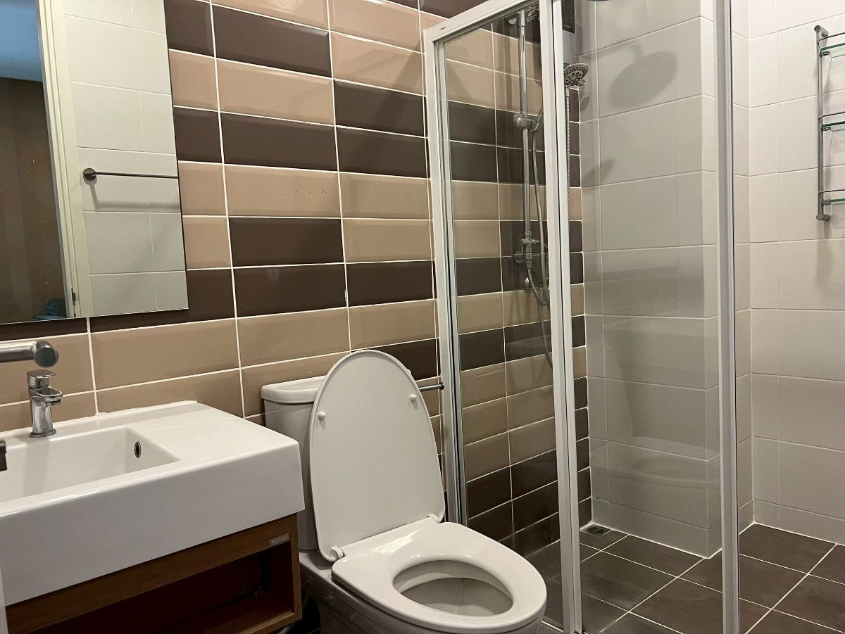 picture Brown ratchada 32 for rental Ready to move in - 9/9