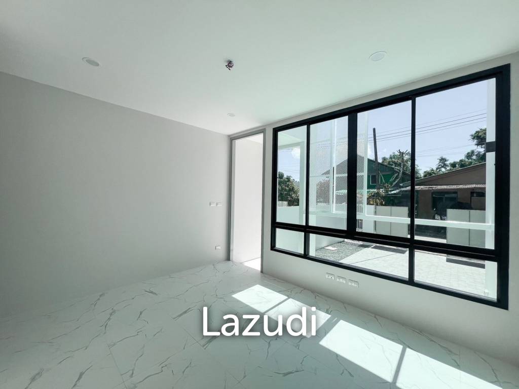 picture Modern Minimalist Townhouse in Ratsada Phuket - 14/31
