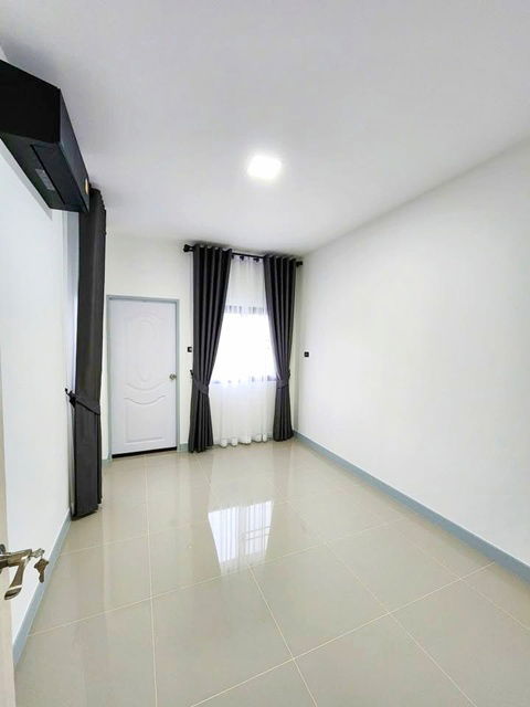 รูป MRT ศรีด่าน 900 ม. 4 นอน แจส เออเบิร์น ศรีนครินทร์ 1 กม.ให้เช่าบ้านเดี่ยว บ้านใหม่ 2 ชั้น พร้อมเฟอร์ฯ - รูปที่ 2/8