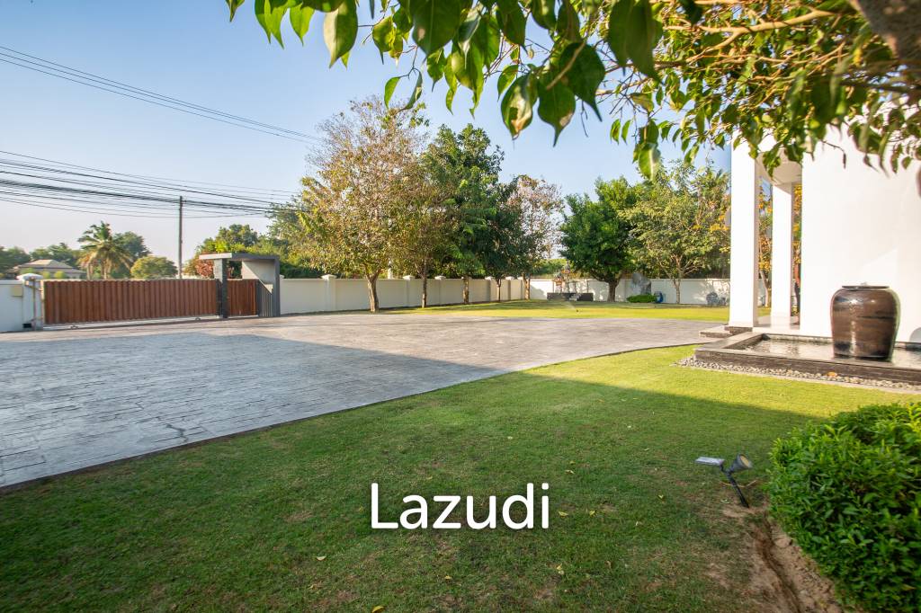 รูป Luxury Modern 6 Bed Pool Villa with Big land plot - รูปที่ 75/86