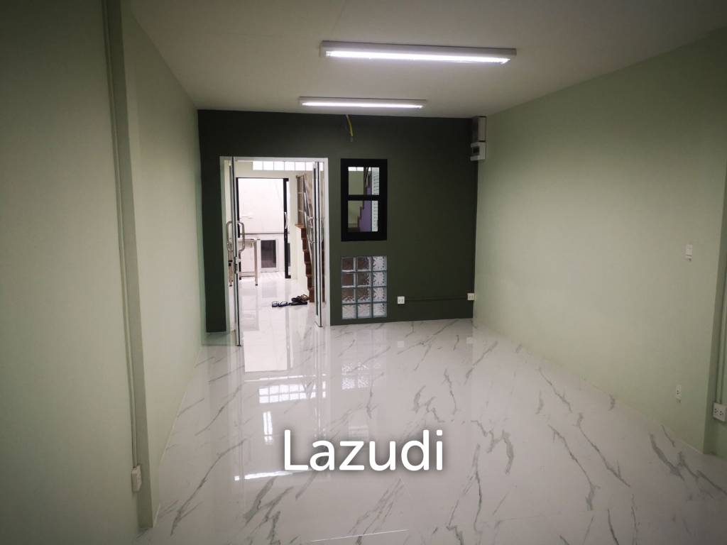 รูป พื้นที่ค้าปลีก 2 ชั้นพร้อมการตกแต่งบางส่วนในย่านทุ่งวัดดอน สาทร - รูปที่ 3/6