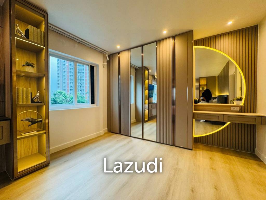 picture Chic 2BR Condo in Fortune Condo Town Bangkok - 20/27