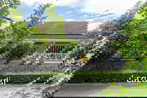 Baan Chaliang Lom: 3 Beds Beachfront Detached House