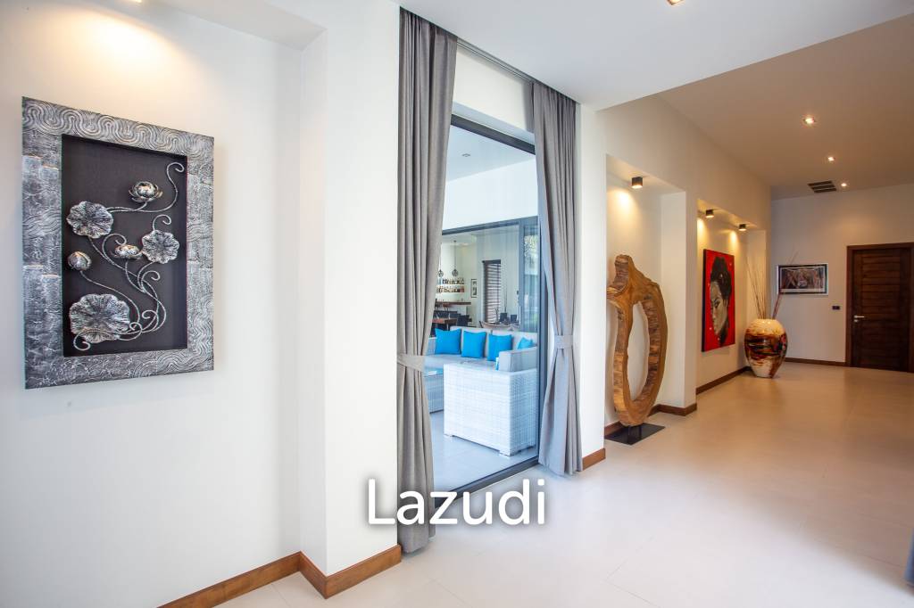 รูป Luxury Modern 6 Bed Pool Villa with Big land plot - รูปที่ 21/86