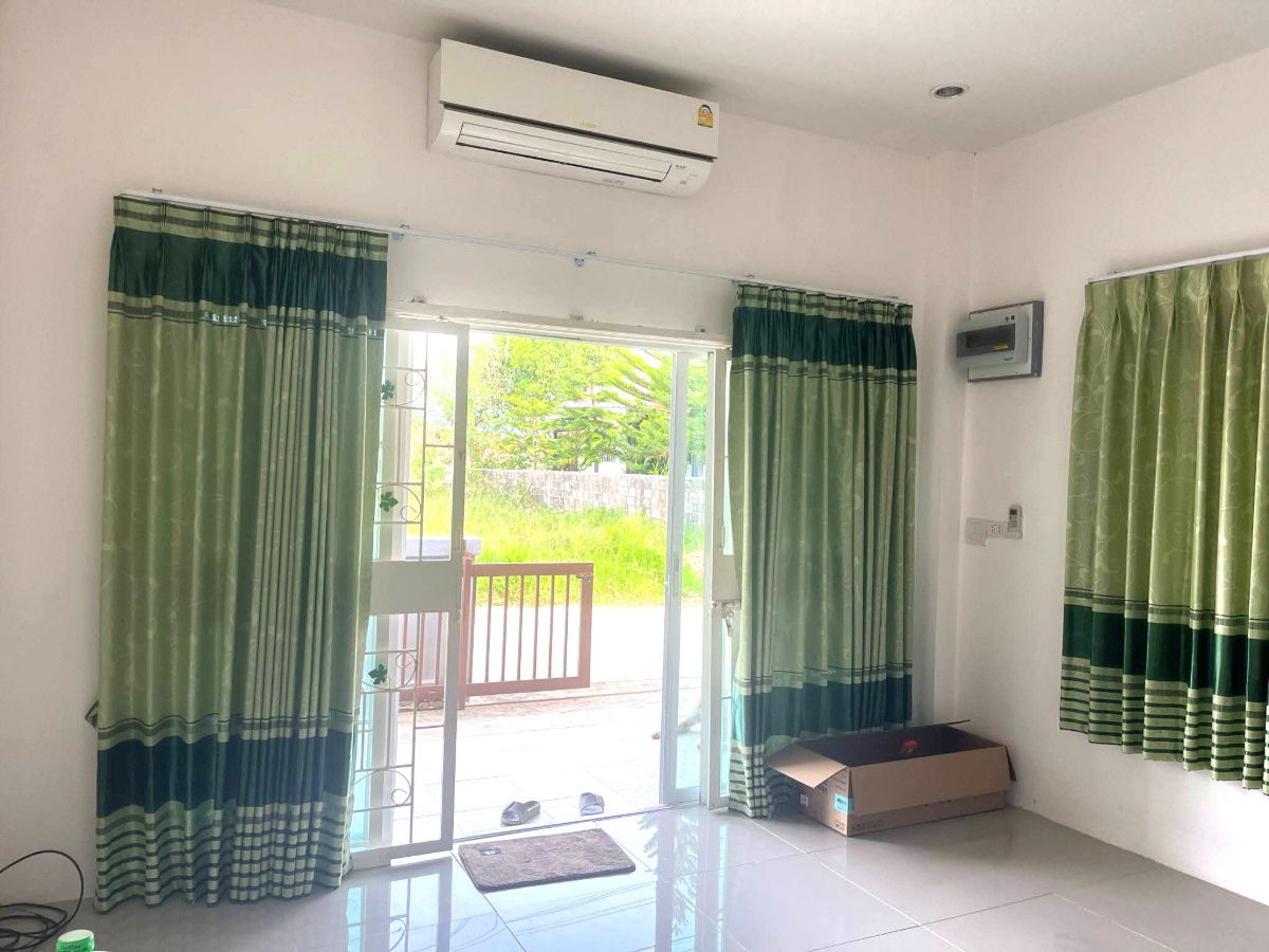 picture A detached house for rent with 3 bedrooms and 2 bathrooms - 3/10