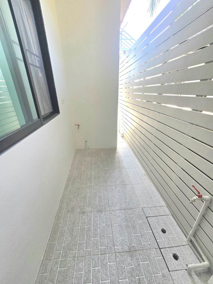 รูป บ้านเดี่ยวชั้นเดียว แต่งใหม่ทั้งหมด กว้าง สวยมาก หมู่บ้าน แสงอรุณ รีโนเวทใหม่ทั้งหลัง ถนนรามอินทรา ซอย68 แยก7 คันนายาว มีชั้นลอยกว้างขวาง - รูปที่ 25/43