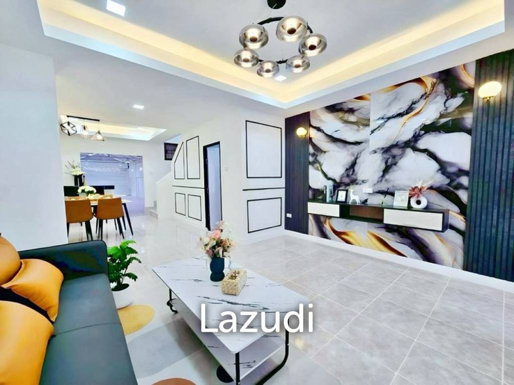 picture 2 Bedrooms 2 Bathrooms 200 SQ.M. Townhome In East Pattaya - 2/16