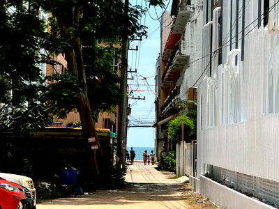 Land for sale Lieb Tang Rodfai : Land in Paata Prime location located just only 200mtrs from Jomtien Beach Pattaya 