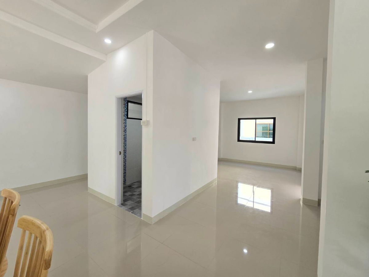 รูป บ้านเดี่ยว 2 ชั้น (หลังมุม) ทำเลดีเยี่ยม รีโนเวทใหม่ทั้งหลัง สวย กว้างขวาง หมู่บ้าน เต็มสิริ 1 ถนนมิตรไมตรี 12 คู้ฝั่งเหนือ คู้ซ้าย หนองจอก - รูปที่ 20/42