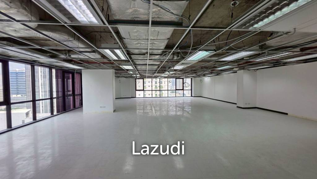 รูป Spacious Office Space in Sethiwan Tower Si Lom Bangkok - รูปที่ 6/10