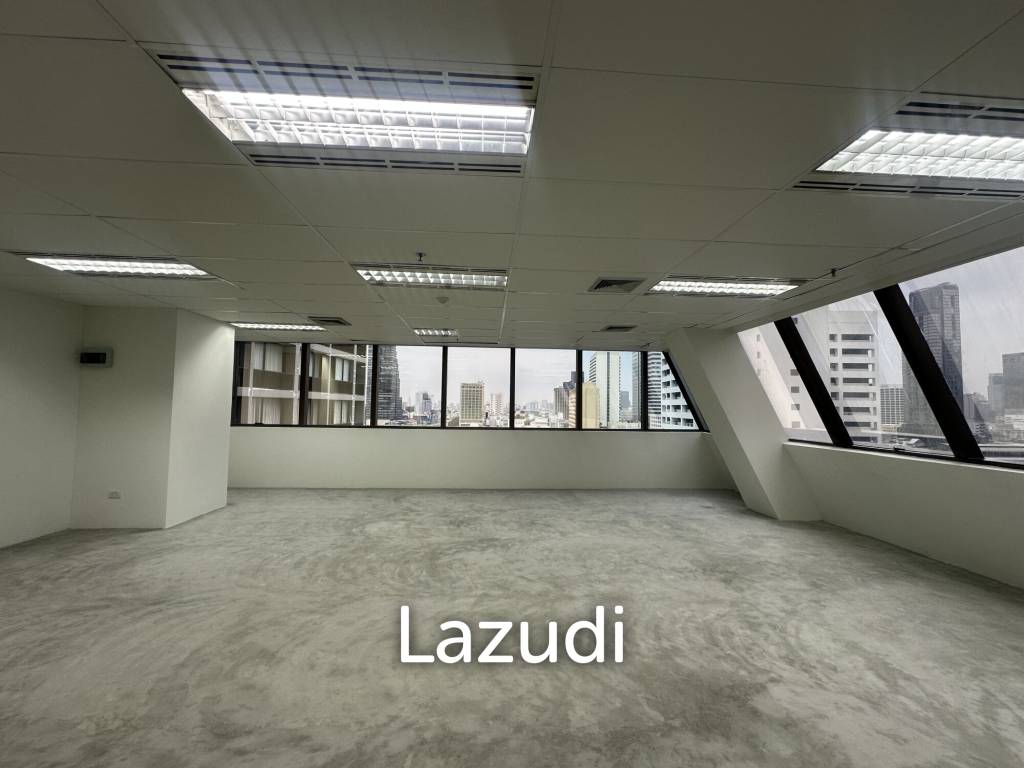 รูป พื้นที่สำนักงานให้เช่าที่ Chartered Square บางรัก กรุงเทพฯ - รูปที่ 2/5