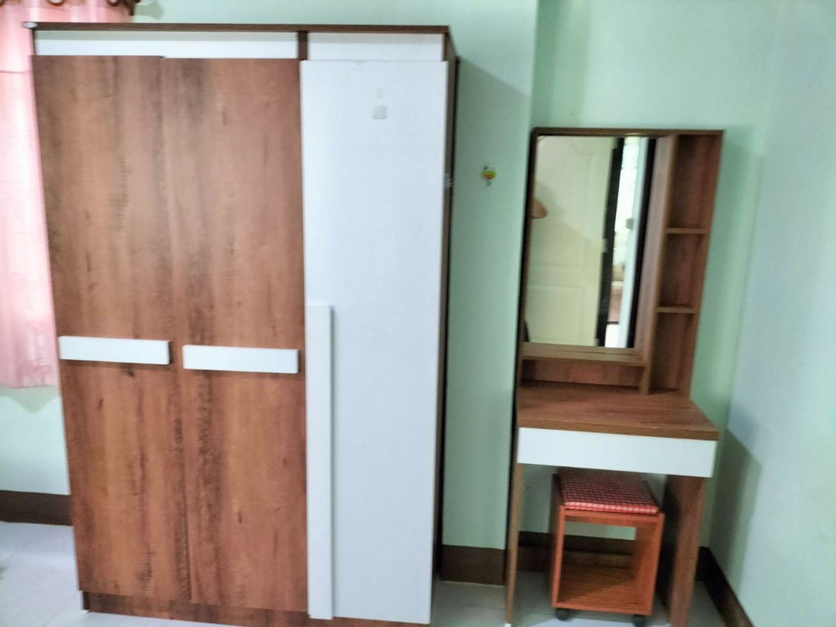 picture Townhome for rent with 3 bedrooms,2 toilets and 1 kitchen. - 10/14