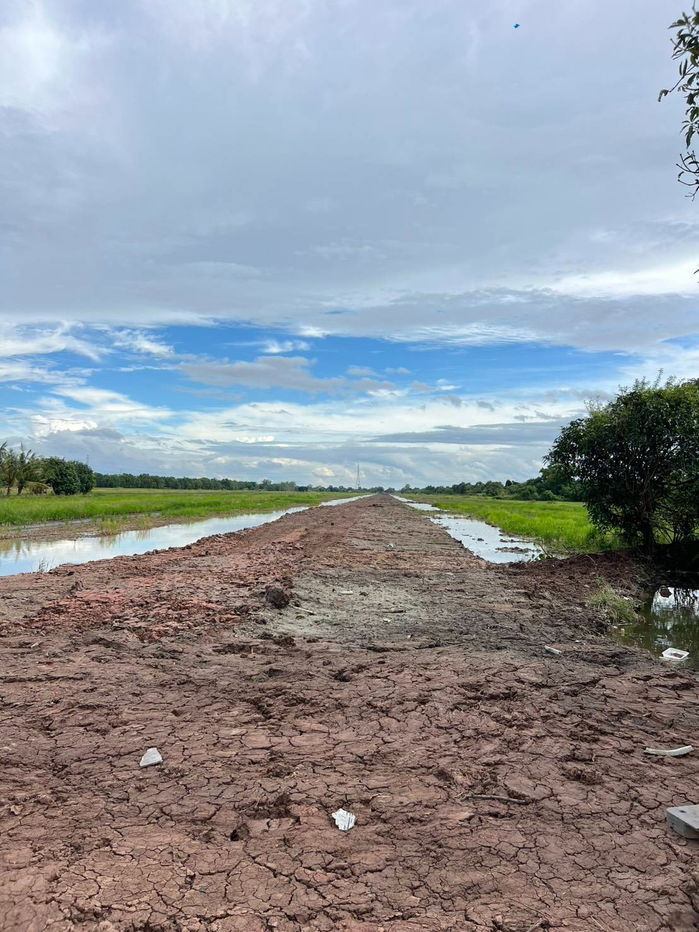 picture Beautiful land in a good location in Kum Hak Subdistrict, Nong Khae District, Saraburi Province. 2 rai or more, lots A2-A8B6-B8, 680,000 baht per rai.  - 9/15