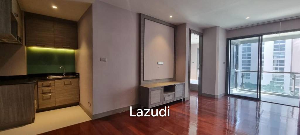 picture 1 Bed 1 Bath 41 SQ.M The Senate Residences - 3/12