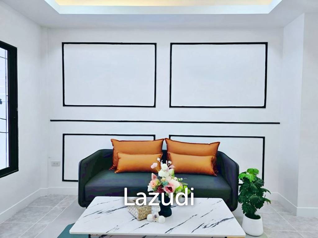 picture 2 Bedrooms 2 Bathrooms 200 SQ.M. Townhome In East Pattaya - 3/16