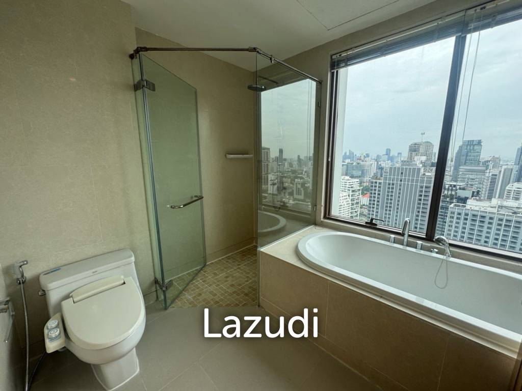 รูป Stunning 2BR Condo at The Emporio Place Bangkok - รูปที่ 19/34