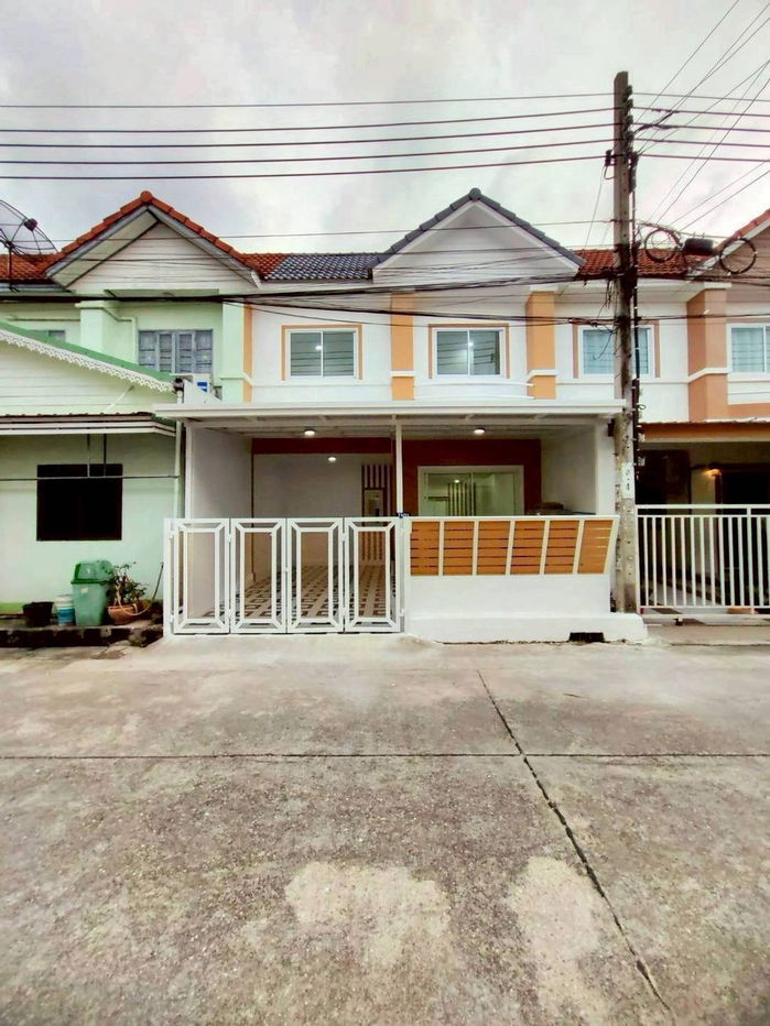 รูป ฟรีโอน! ทาวน์เฮ้าส์ 2 ชั้น บัวทอง 4 (คุณาภัทร) | 4 นอน ตกแต่งใหม่ พร้อมเทอเรส | 1.69 ลบ. - รูปที่ 1/19