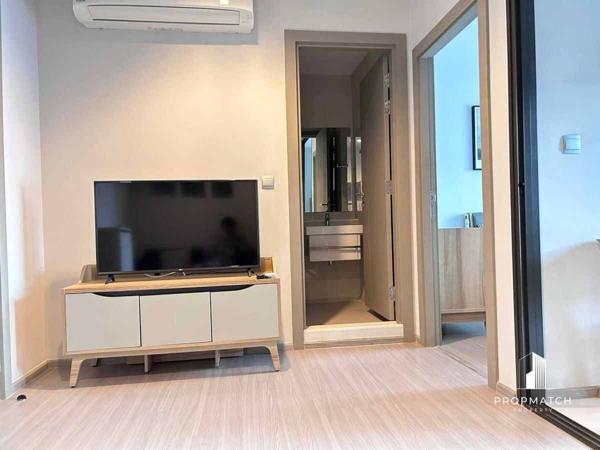 รูป ✨Flash Deal ✨ Life Asoke-Rama 9 ( 1Bed 1Bath 33SQM.) แต่งครบพร้อมอยู่ !! เพียง 23,000 บาทต่อเดือน Tel.0981315848 @propmatch - รูปที่ 3/9