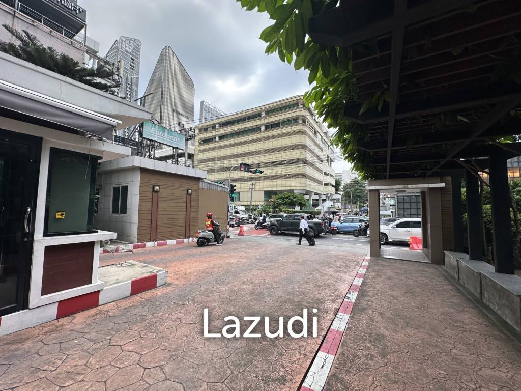 picture Modern Retail Space in Prime Khlong Toei Nuea Location - 5/5