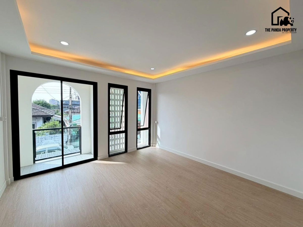 รูป  ทาวน์เฮาส์รีโนเวท 2 ชั้น ซอยเสนานิคม 1 - รูปที่ 13/19