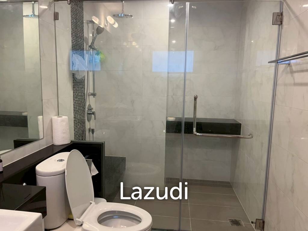 picture Luxurious High-Rise Condo in Supalai Riva Grande - 17/20