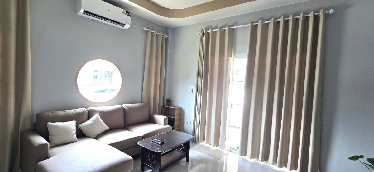 picture Single storey house for rent with 3 bedrooms,2 toilets and 1 kitchen.  - 3/23