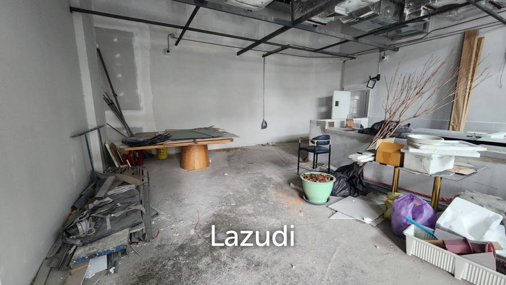 รูป Nana Sukhumvit Soi 7 100SQM Retail Space Ground Floor of Office Building - รูปที่ 11/12
