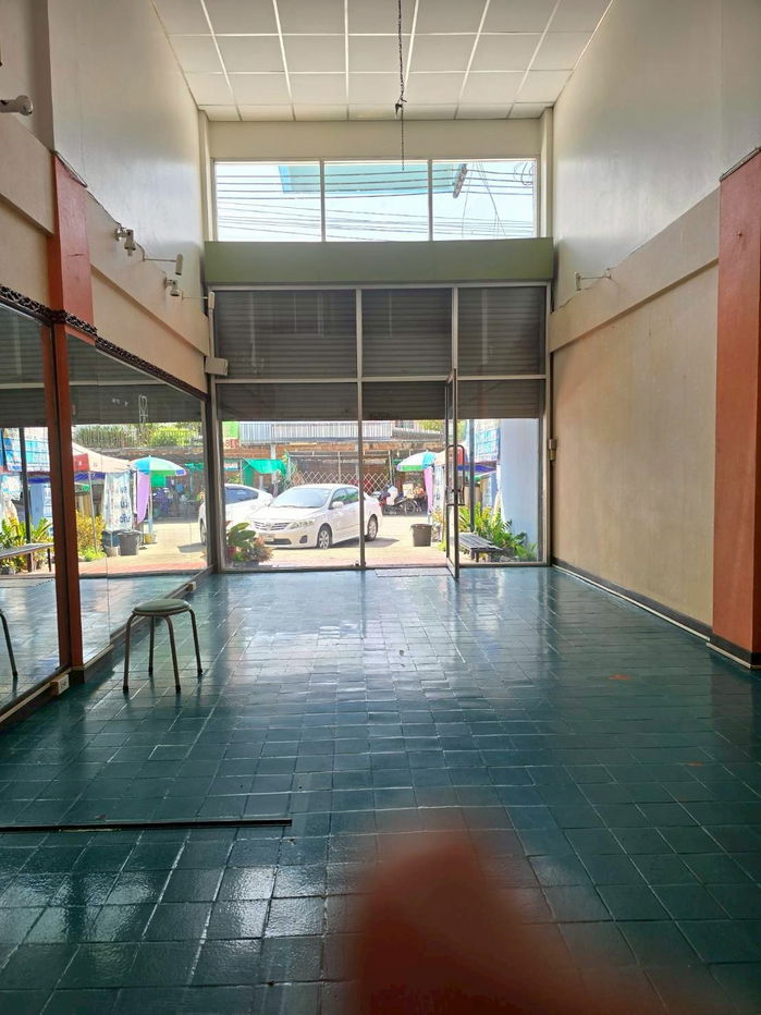 รูป 🏢 อาคารพาณิชย์ 3 ชั้นครึ่ง ทำเลดี ซอยร่วมมิตรพัฒนา ห้าแยกวัชรพล ทำเลพร้อมใช้ เหมาะทำกิจการได้ทันที ไม่ว่าจะออฟฟิส คาเฟ่ คลินิก เสริมสวย  - รูปที่ 2/10