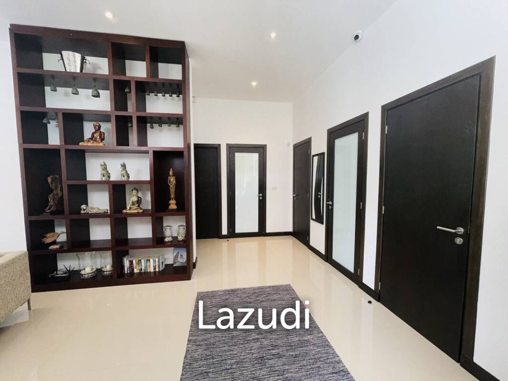 รูป Black Mountain: Modern 3 Bed, 2 Bath Villa with extended Pool and Terrace Area - รูปที่ 11/17