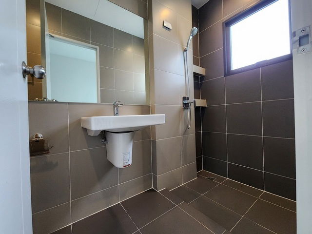 picture FOR RENT COMMERCIAL BUILDING PROPERTY 25000 BAHT per MONTH - 7/8