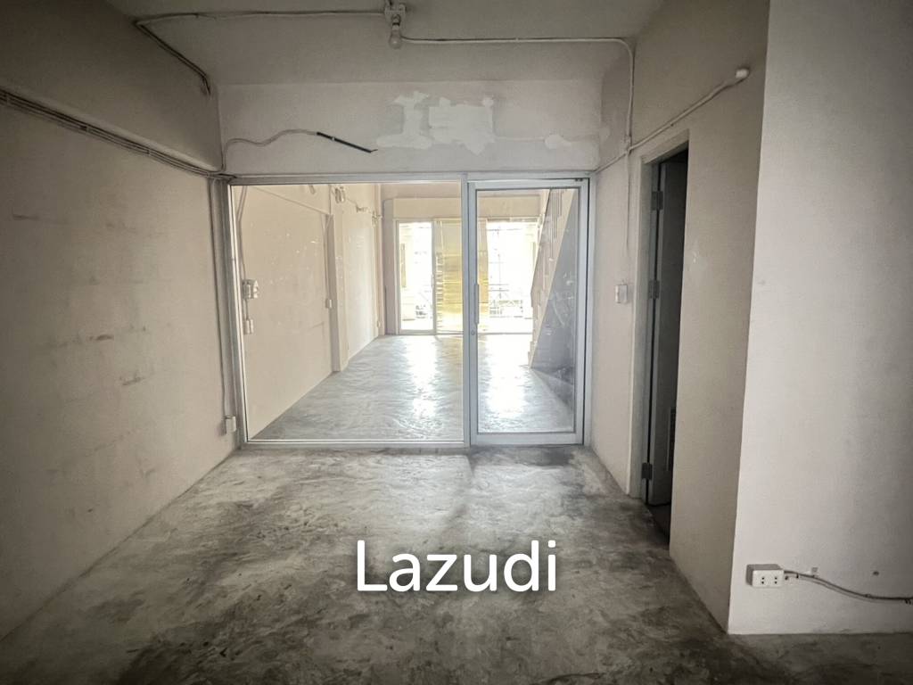 picture Prime Retail Space in Khlong Tan Bangkok - 3/7