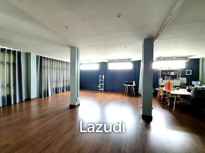 Office for rent Thonburi Vocational College : Office For Rent 98 Sq.m Near Iconsiam