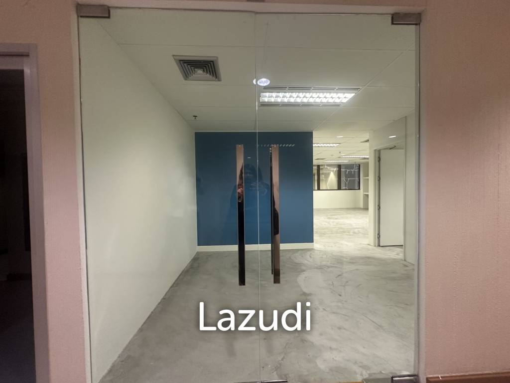 รูป สำนักงานให้เช่าในย่านสีลม อาคาร Chartered Square - รูปที่ 2/14