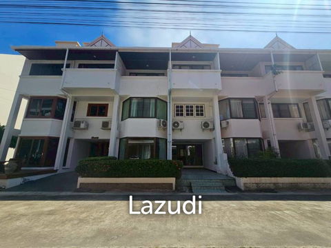 BAAN SUKSAMRAN : 3 Storey townhouse near town and Beach