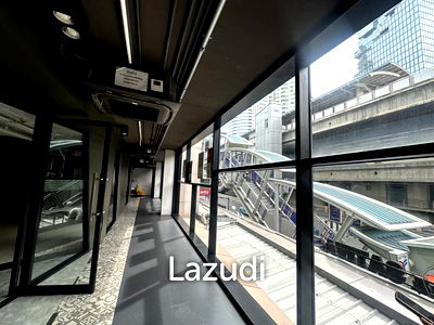Retail spaces for rent Sathon Road : Silom Connect retail area connected to BTS Chong Nonsi.