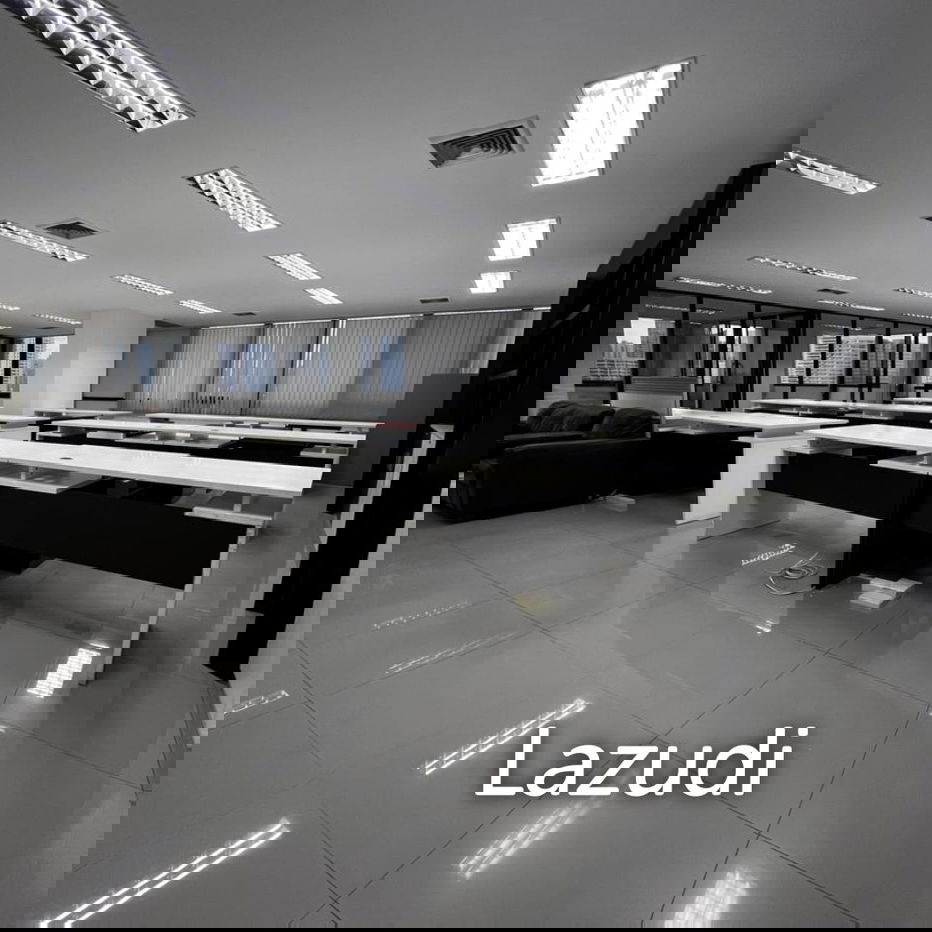 รูป Modern Furnished Office Space in Khlong Tan Nuea Bangkok - รูปที่ 10/28