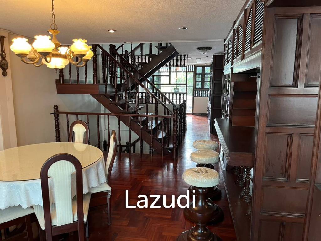 รูป Luxurious 4-Storey Townhouse in Sathon Bangkok - รูปที่ 2/10