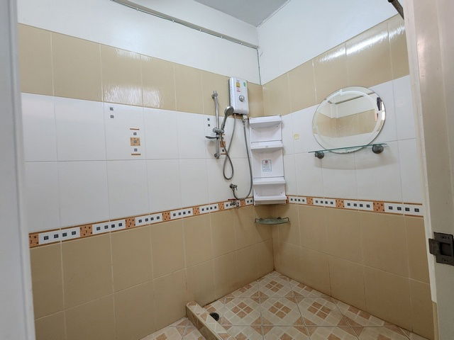 picture FOR RENT  COMMERCIAL BUILDING PROPERTY  22000 BAHT per MONTH - 8/8