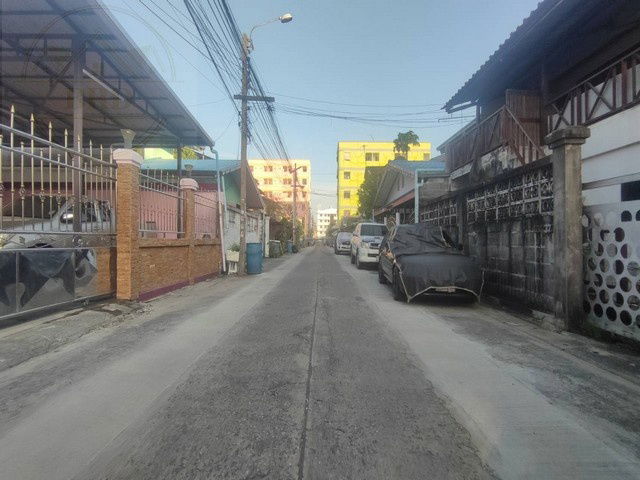 picture Cheap Old Dormitory for Sale, 5 Floors, 2 Buildings, 145 Rooms, THB 35 Million, Land Size 260.7 sq.w., Bang Phli Industrial Estate, Samut Prakan - 8/23