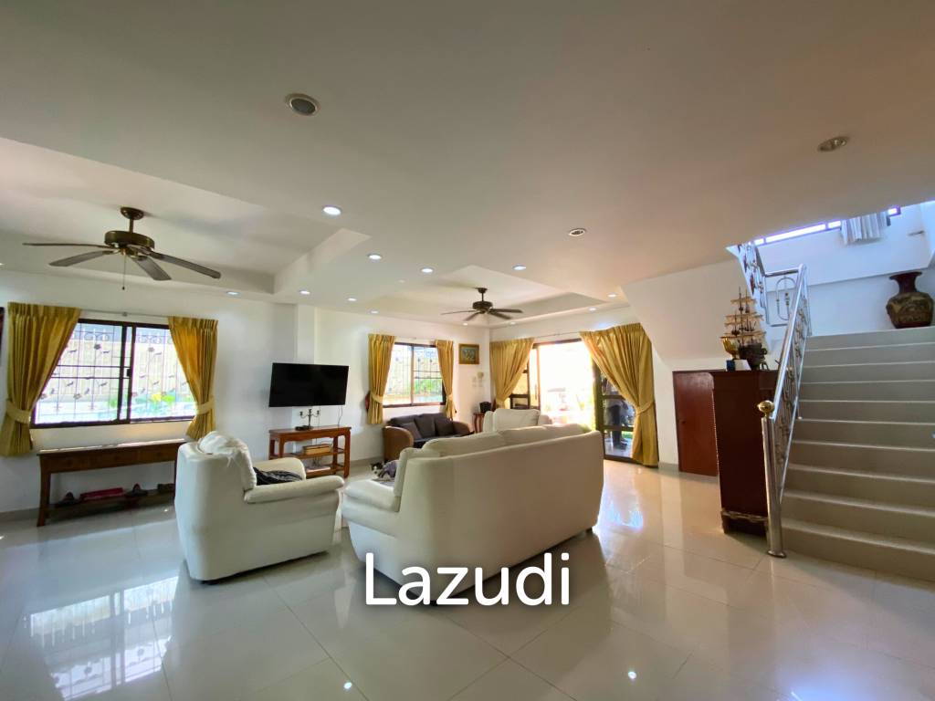 picture 4 Bedrooms 3 Bathrooms 250 SQ.M. Eakmongkol 2 - 2/36