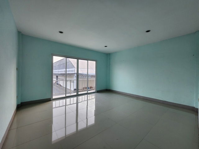 picture FOR SALE  COMMERCIAL BUILDING PROPERTY  2900000 BAHT. - 3/8
