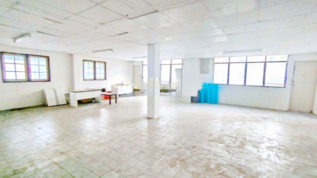 picture Commerce University 370 m. Large office space with full functionality airy and spacious MRT Huai Khw - 2/8